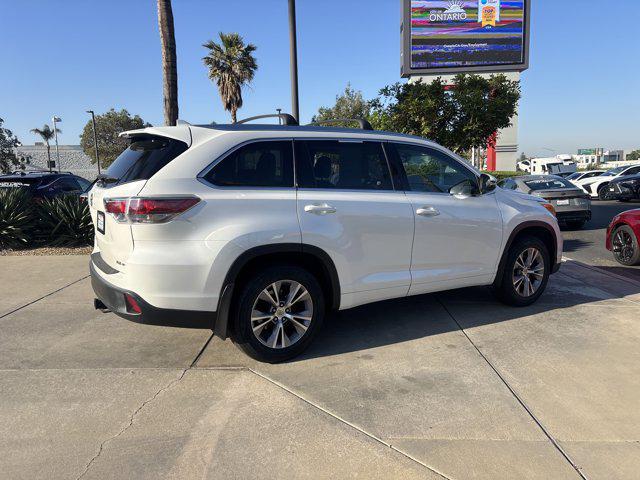 used 2014 Toyota Highlander car, priced at $20,999