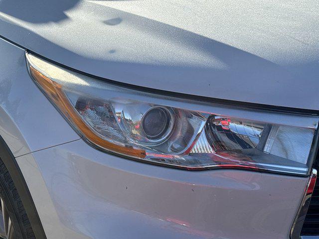 used 2014 Toyota Highlander car, priced at $20,999