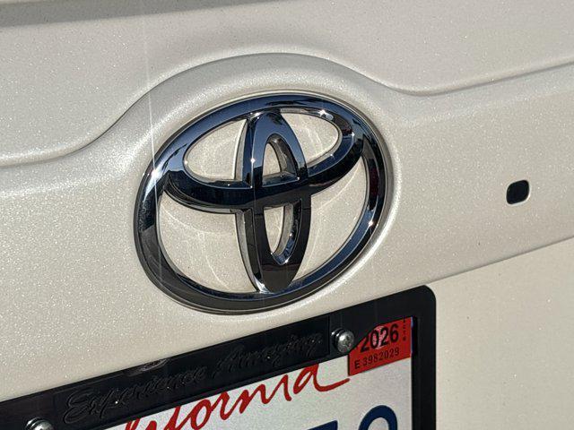 used 2014 Toyota Highlander car, priced at $20,999
