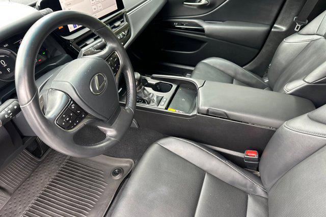 used 2025 Lexus ES 300h car, priced at $40,897