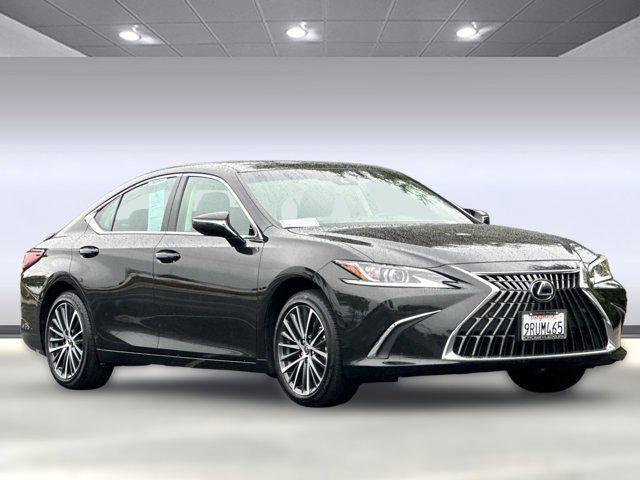 used 2025 Lexus ES 300h car, priced at $40,897