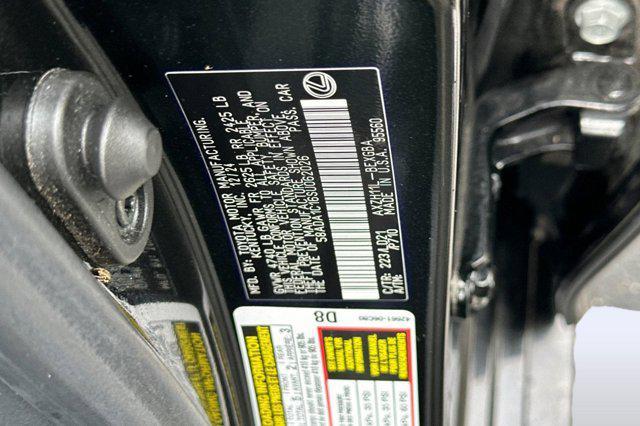 used 2025 Lexus ES 300h car, priced at $40,897