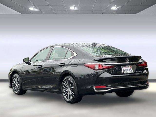 used 2025 Lexus ES 300h car, priced at $40,897