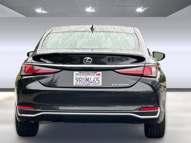 used 2025 Lexus ES 300h car, priced at $40,897