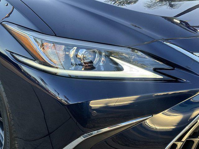 new 2025 Lexus ES 350 car, priced at $47,095