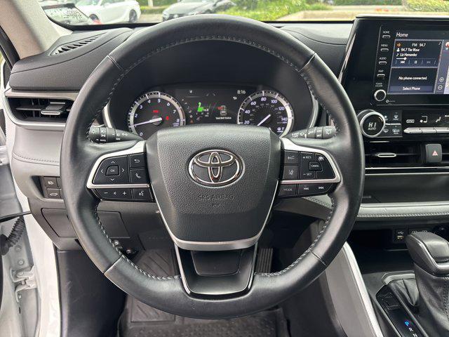 used 2022 Toyota Highlander car, priced at $35,698