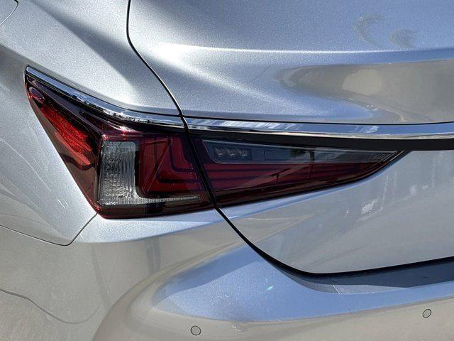 new 2025 Lexus ES 350 car, priced at $50,114