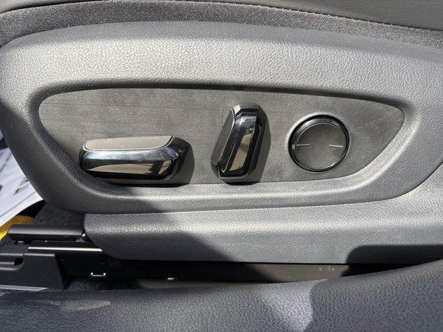 new 2025 Lexus ES 350 car, priced at $50,114