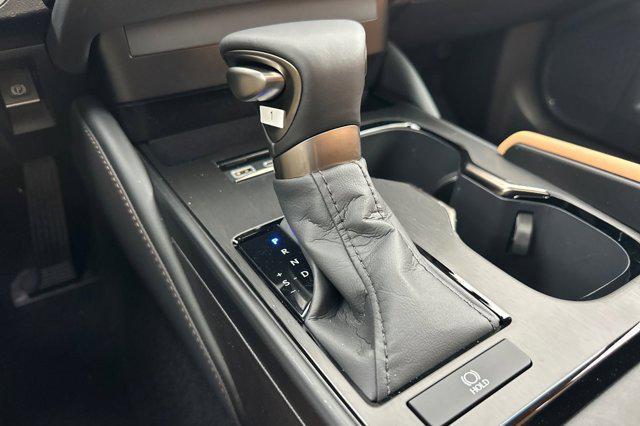 new 2025 Lexus ES 350 car, priced at $44,664