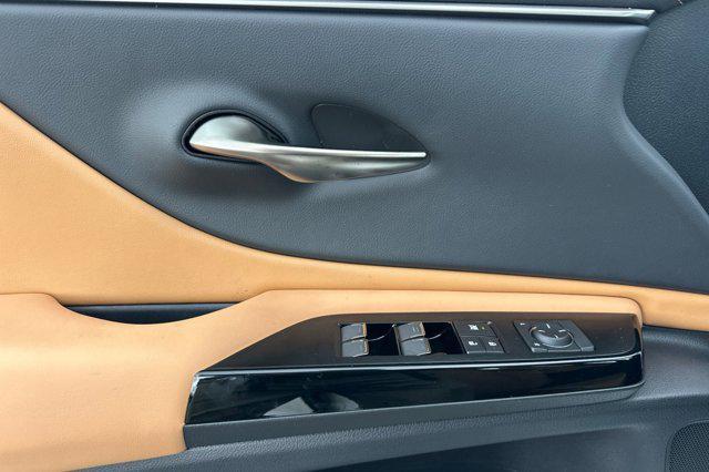 new 2025 Lexus ES 350 car, priced at $44,664