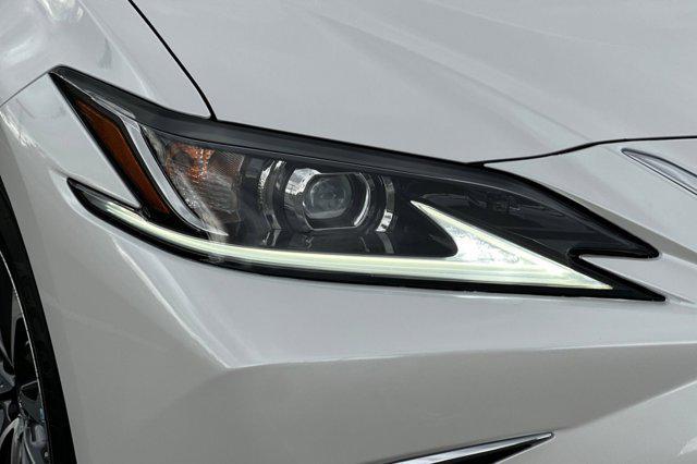 new 2025 Lexus ES 350 car, priced at $44,664