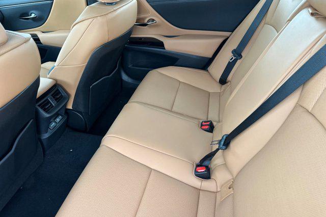new 2025 Lexus ES 350 car, priced at $44,664
