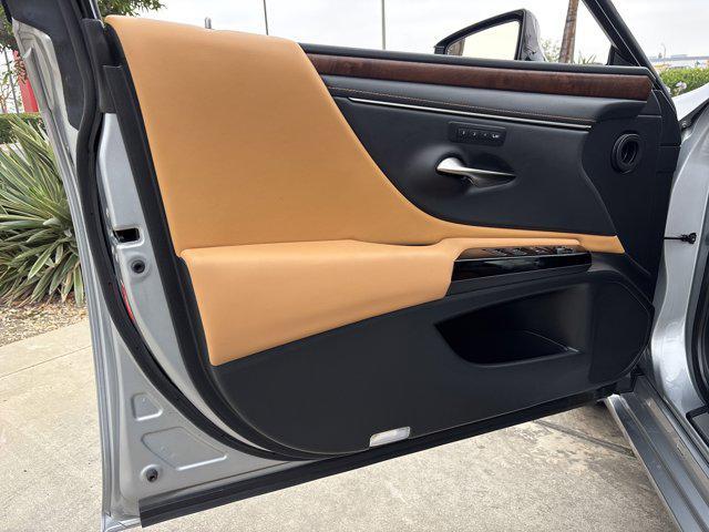 used 2022 Lexus ES 350 car, priced at $34,998