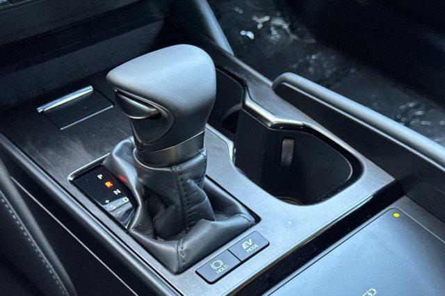 new 2025 Lexus ES 300h car, priced at $48,693