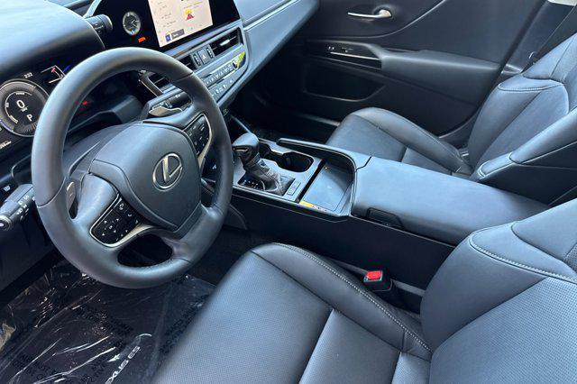 new 2025 Lexus ES 300h car, priced at $48,693