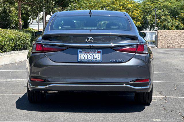 new 2025 Lexus ES 300h car, priced at $48,693