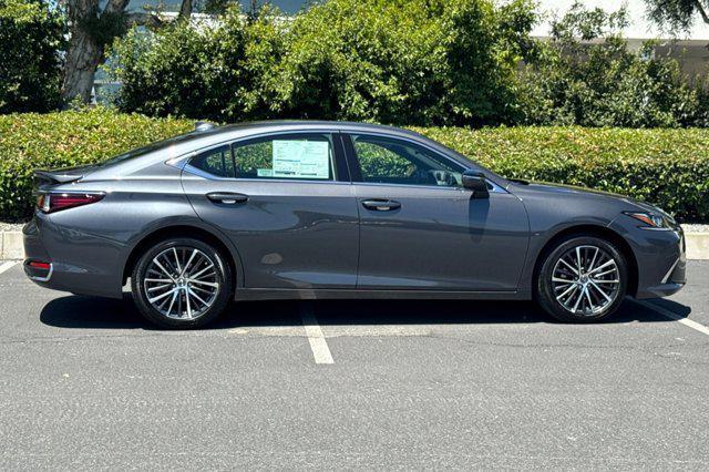 new 2025 Lexus ES 300h car, priced at $48,693