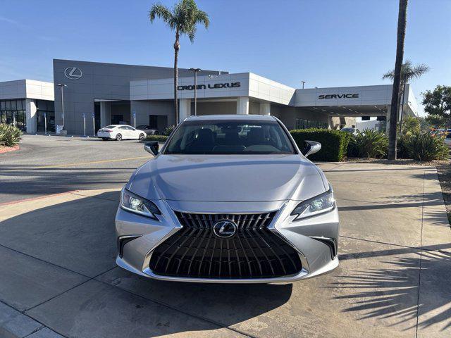 new 2025 Lexus ES 300h car, priced at $46,696