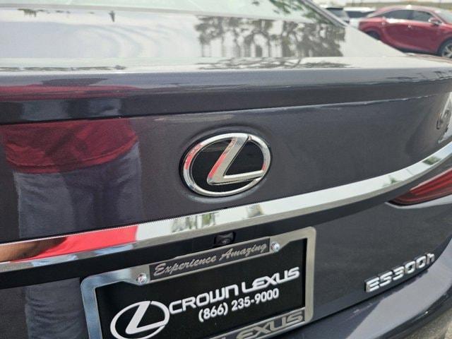 new 2024 Lexus ES 300h car, priced at $48,195