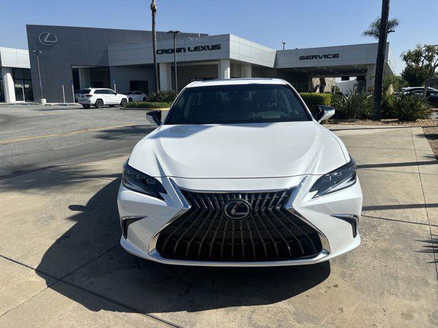 new 2025 Lexus ES 300h car, priced at $57,054