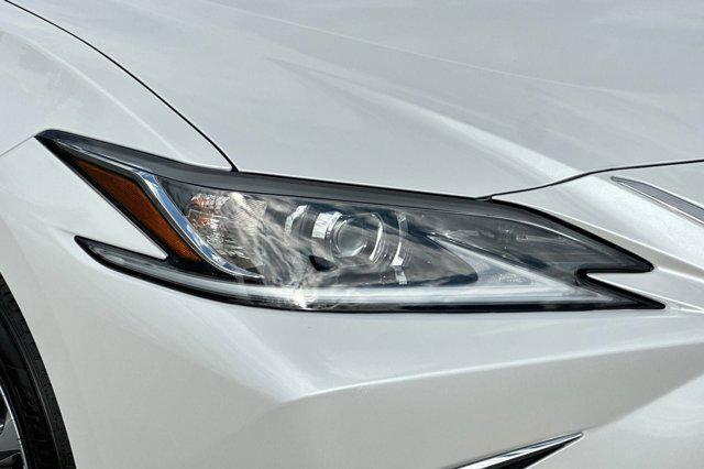 new 2025 Lexus ES 350 car, priced at $44,375