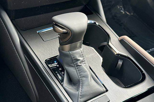 new 2025 Lexus ES 350 car, priced at $44,375