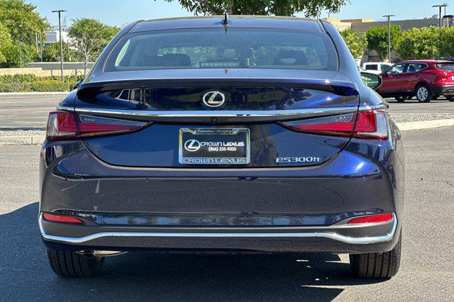 new 2025 Lexus ES 300h car, priced at $48,479
