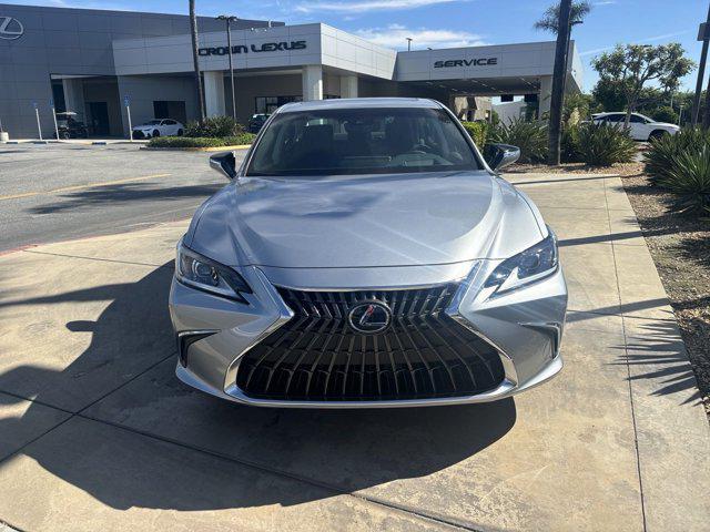 new 2025 Lexus ES 300h car, priced at $51,024