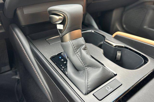 new 2025 Lexus ES 350 car, priced at $44,059