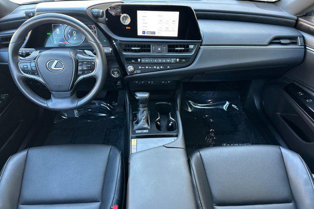 used 2025 Lexus ES 300h car, priced at $42,999