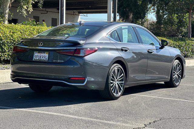 used 2025 Lexus ES 300h car, priced at $42,999