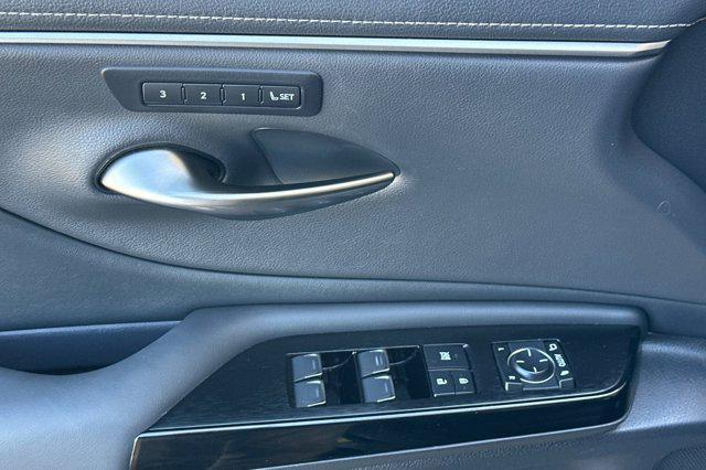 used 2025 Lexus ES 300h car, priced at $42,999
