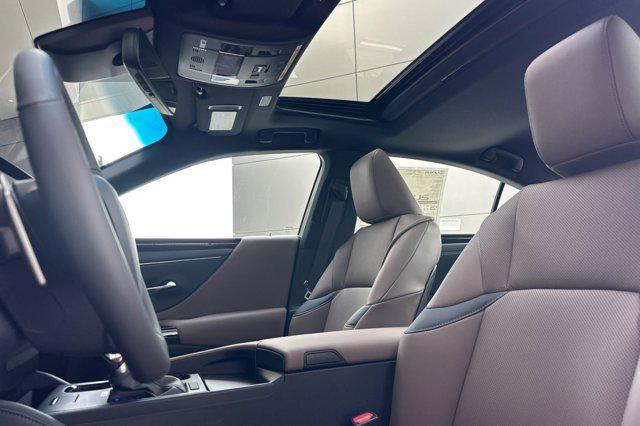 new 2025 Lexus ES 350 car, priced at $44,414
