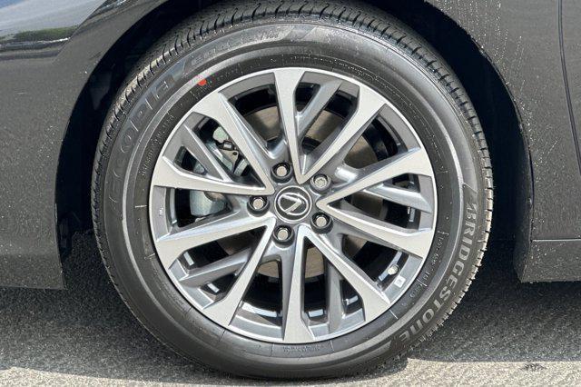 new 2025 Lexus ES 350 car, priced at $44,414