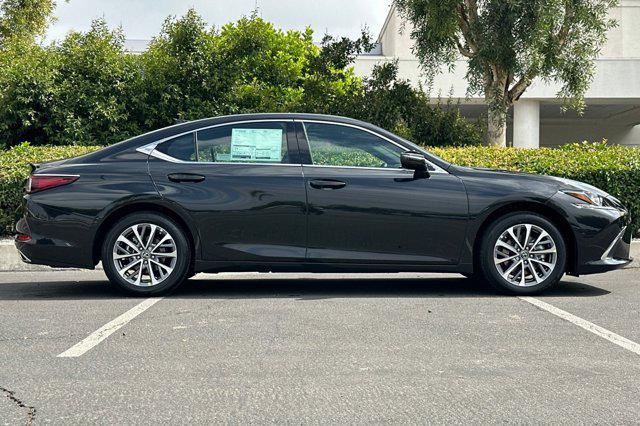 new 2025 Lexus ES 350 car, priced at $44,414