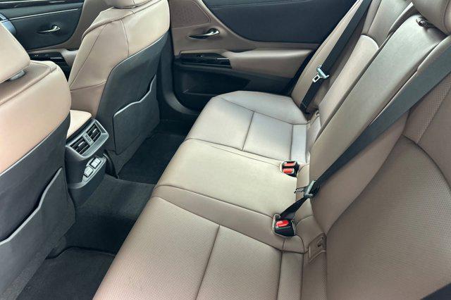 new 2025 Lexus ES 350 car, priced at $44,414
