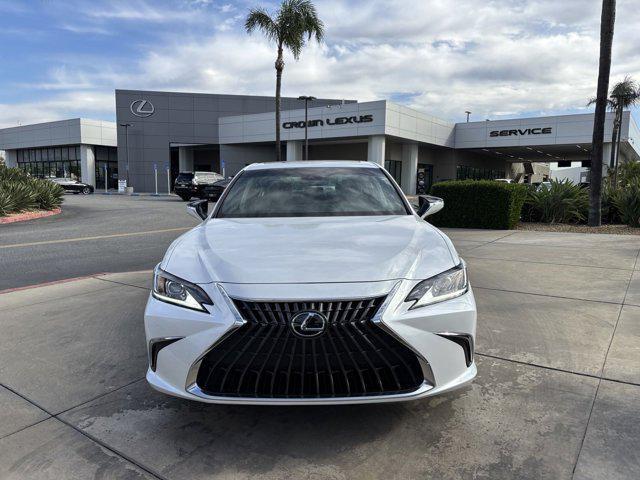 new 2025 Lexus ES 350 car, priced at $42,120