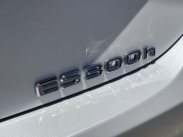 used 2022 Lexus ES 300h car, priced at $31,999