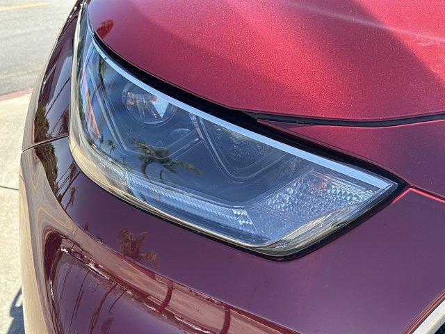 used 2021 Toyota Highlander car, priced at $31,998