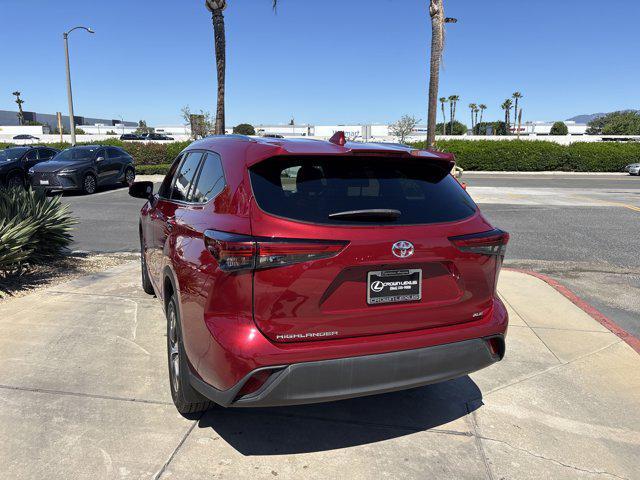 used 2021 Toyota Highlander car, priced at $31,998