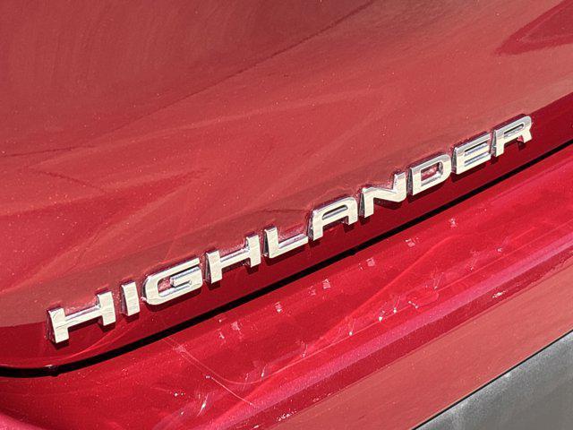 used 2021 Toyota Highlander car, priced at $31,998
