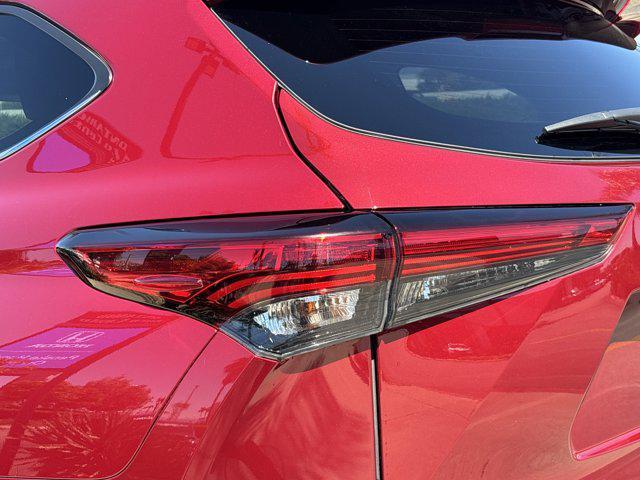 used 2021 Toyota Highlander car, priced at $31,998
