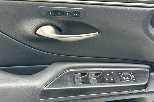 used 2021 Lexus ES 300h car, priced at $28,996