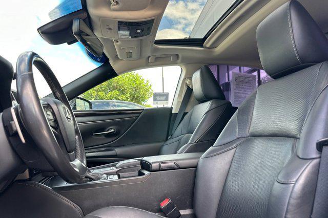 used 2021 Lexus ES 300h car, priced at $28,996