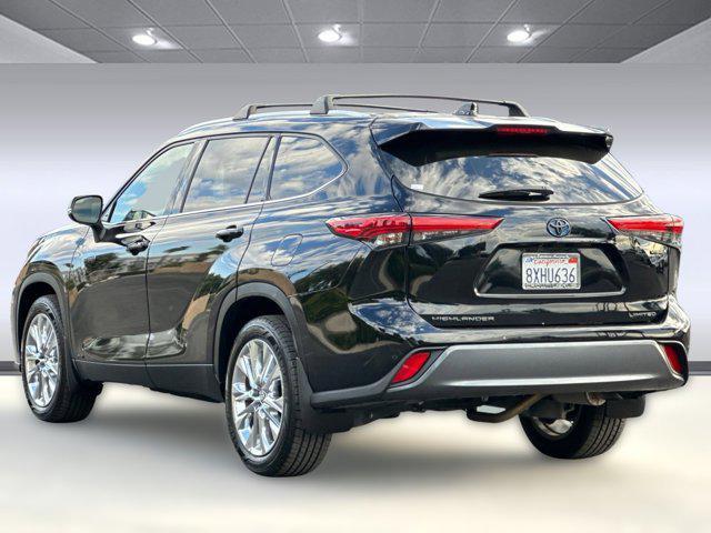 used 2021 Toyota Highlander Hybrid car, priced at $32,499