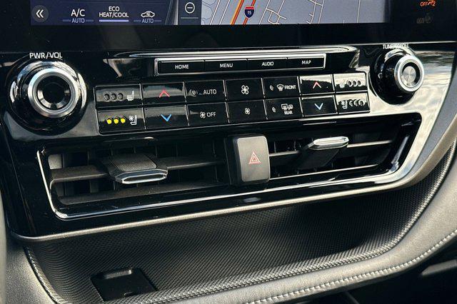 used 2021 Toyota Highlander Hybrid car, priced at $32,499