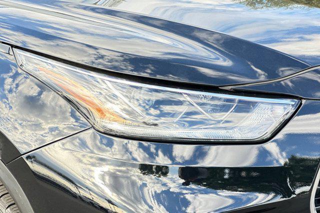 used 2021 Toyota Highlander Hybrid car, priced at $32,499
