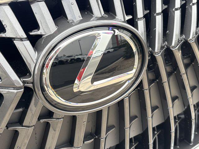 new 2025 Lexus ES 300h car, priced at $51,450