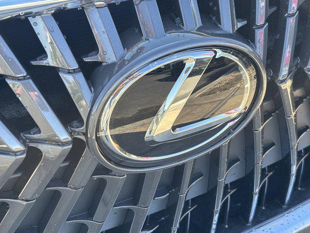 new 2025 Lexus ES 300h car, priced at $50,195