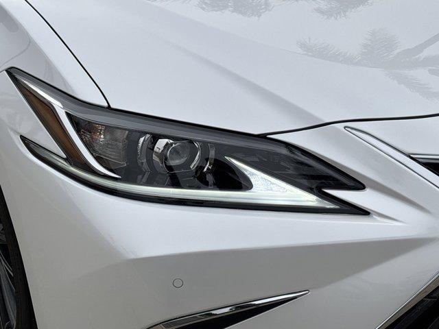 new 2025 Lexus ES 300h car, priced at $50,524